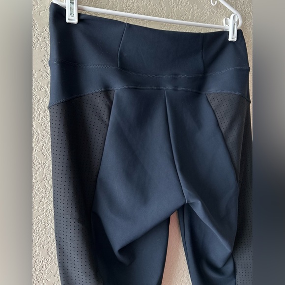Athleta Stellar Tight Legging Black Navy Blue Colorblock Pants | L - Picture 4 of 9